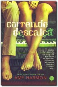 Correndo descalça